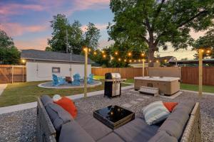 5 Beds Downtown OKC - Pickleball, Hot Tub, Firepit, GameRoom