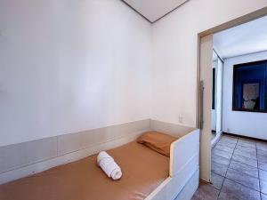 Apê com AC, Garagem | 250m Praia de Canasvieiras