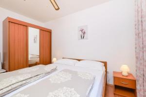 Apartments with a parking space Mali Losinj (Losinj) - 376