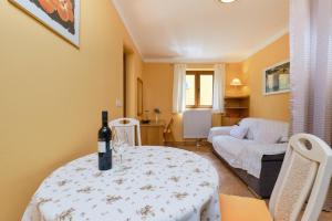 Apartments with a parking space Mali Losinj (Losinj) - 376