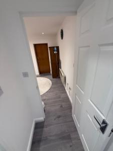 One Bedroom Apartment with living room and private Garden