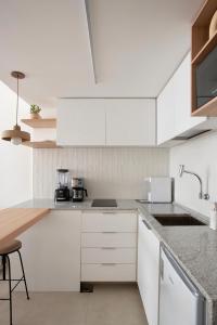 New Studio one block from Copacabana Beach & Ipanema!