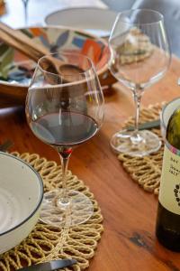 Stylish Top-Floor Unit with Ocean Breezes