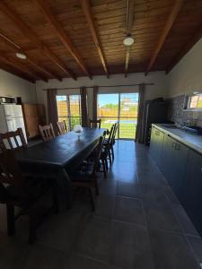 Casa con pileta a 2 cuadras del río