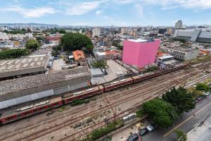 Luz, Compras & Cultura com 2 Quartos até 5 Hóspedes