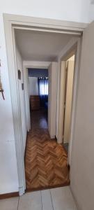 Departamento y cochera, frente al mar