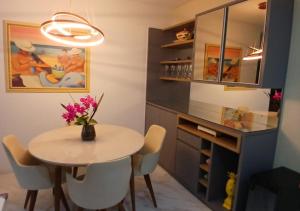 C153 Moderno apartamento de dois quartos em Canasvieiras a só 280m da praia