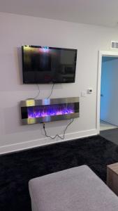 The 513 Flat 2! 1BR, 1Bath Apt with Pool and Riverfront View! Free Gated Parking! Only Steps from The banks & Stadiums!