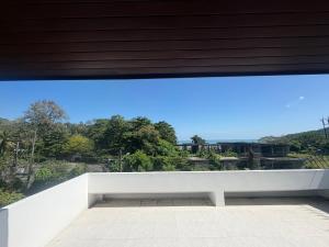 Cozy Siray Phuket 3-Floor Seaview Family Home