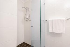 Garigal Retreat with Pool access