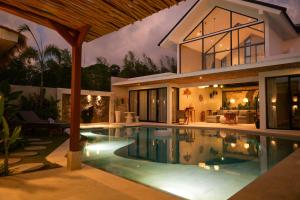 New! - Exotic 4BR Villa Azzola - Staff - Pererenan