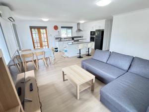 3 Bedrooms in Entire Upstairs Level in Bray Park