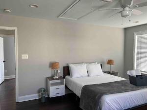 Luxury 4 BR, 2 and half Baths, in Upper Level of the house, and nonsmoking