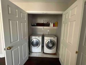 Luxury 4 BR, 2 and half Baths, in Upper Level of the house, and nonsmoking