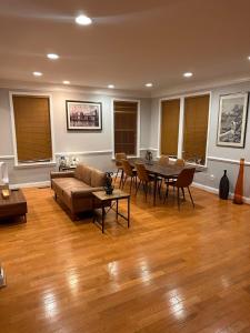 Luxury 4 BR, 2 and half Baths, in Upper Level of the house, and nonsmoking