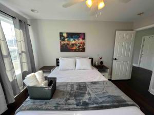 Luxury 4 BR, 2 and half Baths, in Upper Level of the house, and nonsmoking