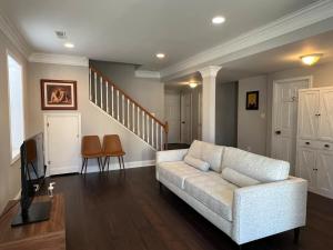 25 - Luxury 3 BR 1 and half Baths, Lower Level Unit, and Nonsmoking