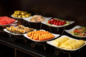 Golden Legend Palace Hotel & Travel