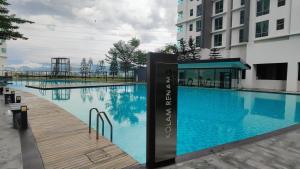 Pomelo Meet Kuala Lumpur