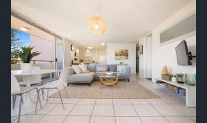 The Sands - Beachfront retreat