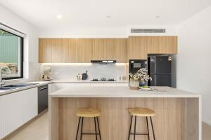 Modern Family 5BR Home at Chatswood