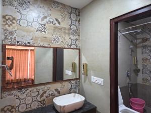 Aathidya Guest House