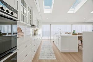 Seascape by Coast Hosting