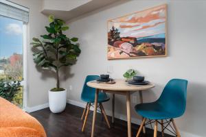 Cozy in Queen Anne - 94 Walk Score - Free Parking