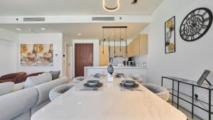 Relaxing Sea View 1 Bedroom Apartment Al Zorah