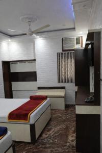 TAIBA HOTEL - Mirza Ghalib Street