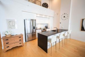 405 - Modern and Luxury Condo - View and Pool