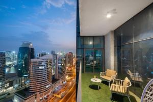 Luxury 2BR in Mada Residences - Walk to Dubai Mall