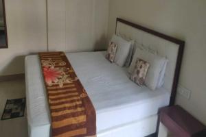 POP 84163F Hotel Bidhans Inn