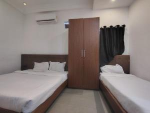 POP 83614E Hotel Chitra Chouraha