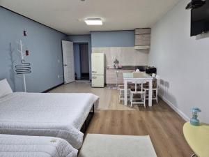 Buan Byeonsan Peninsula With Hill Pension