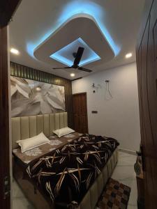 Hotel MV Crown