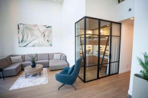 411 - Luxury Condo - Incredible View & Pool