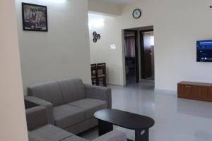Spacious 2BHK Close to Hitech City for Family Stay