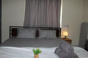 Spacious 2BHK Close to Hitech City for Family Stay