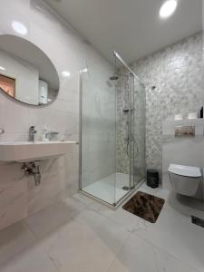 White Homes 45 • Central Point