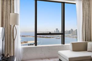 Luxury 1BR in The Palm Tower Near Nakheel Mall
