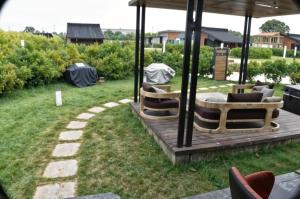 Medlin 8 - Serene Getaway with Outdoor Jacuzzi in Hyderabad by Homeyhuts