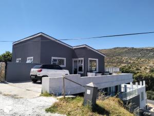 Glen Road Self Catering 2 Bedroom Apartment