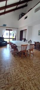 Casa Guarujá 5 quartos 500 m praia Enseada piscina ar cond