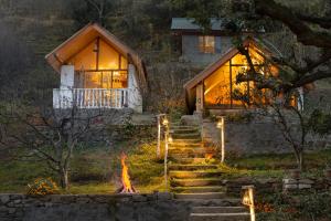 Rumsu Tree House by SLC