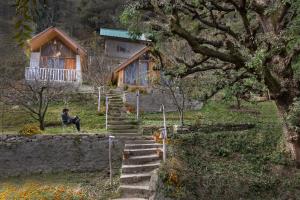 Rumsu Tree House by SLC