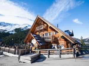 Chalet in Hochfügen near Ski Slopes