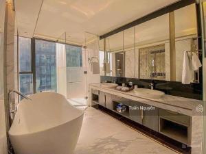 Căn hộ vinhomes golden river