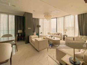 Căn hộ vinhomes golden river