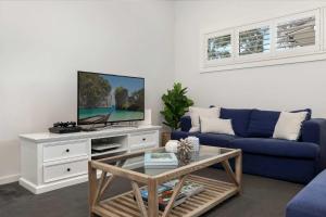 Sea Breeze - walking distance to Orion Beach